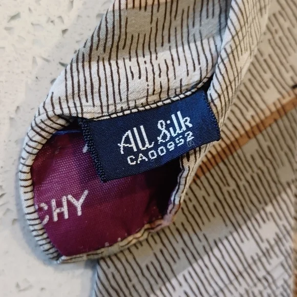 Auth! Givenchy tie - Picture 4 of 7